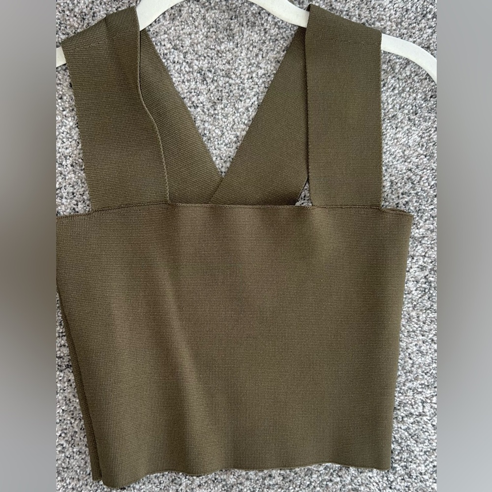 Thick rib crop tank